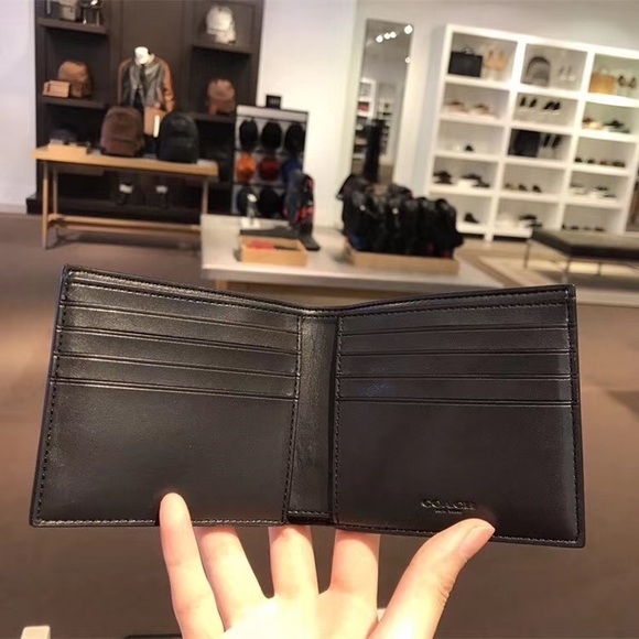 COACH Wallet In Signature F75083 - Picture 6 of 10